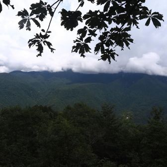 雲が山脈に乗っかってます
まさに大入道ですね