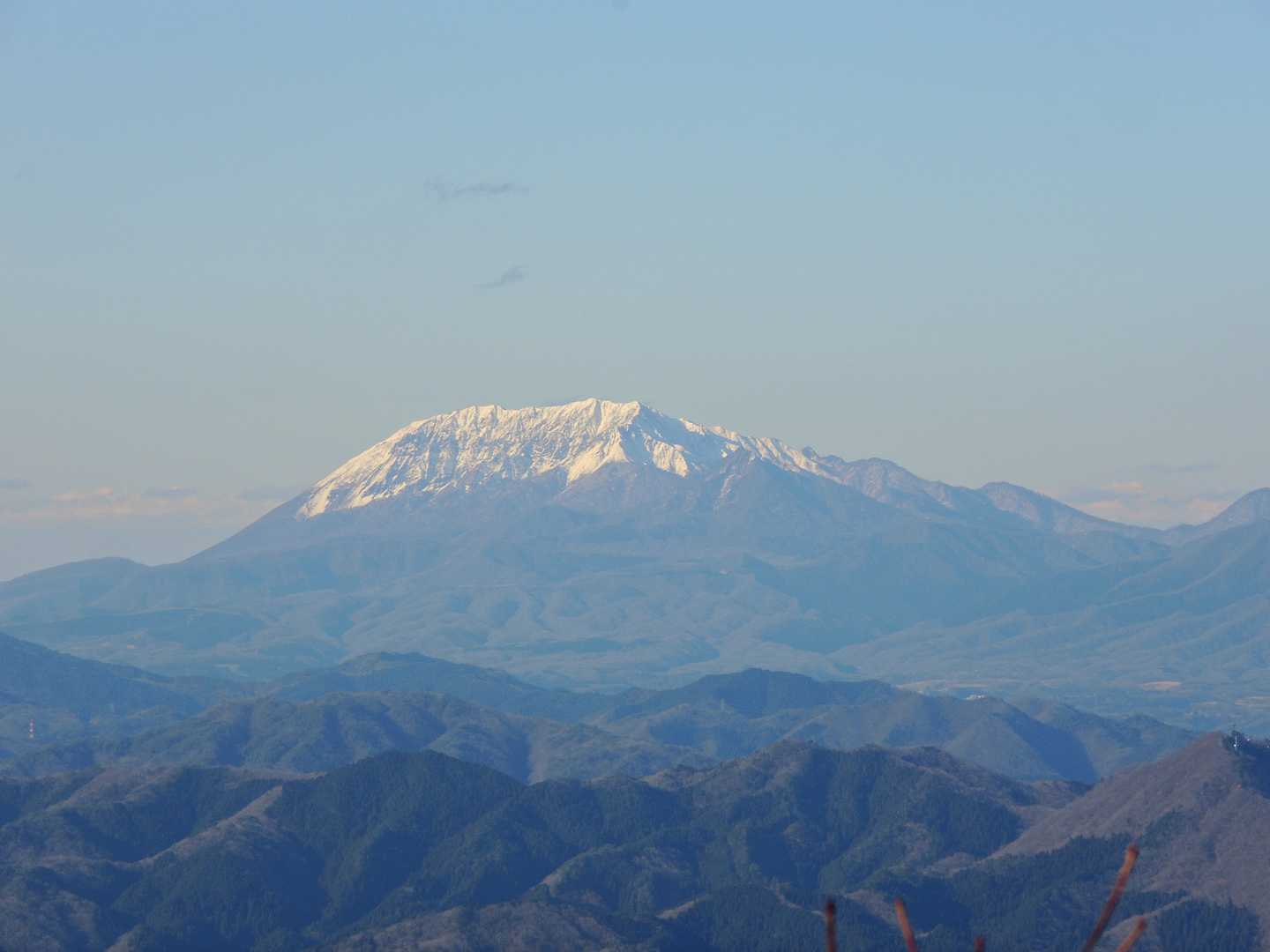 そして雲が切れた大山をズームアップ🎵😍👌
周りの写真も沢山撮ったつもりでしたが、ほぼ大山しか写って無かったので以下省略？😅