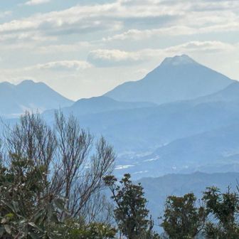 由布岳&鶴見岳もまたまた⛰️⛰️
由布岳の山頂、白いなぁ🗻