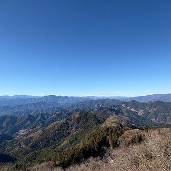 展望台からは360°の眺望を楽しめます