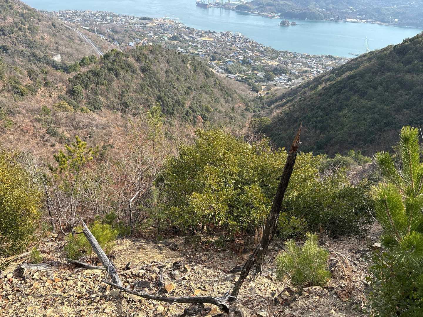 綺麗な景色に心も、そしてお腹も満たされて下山しまーす♪