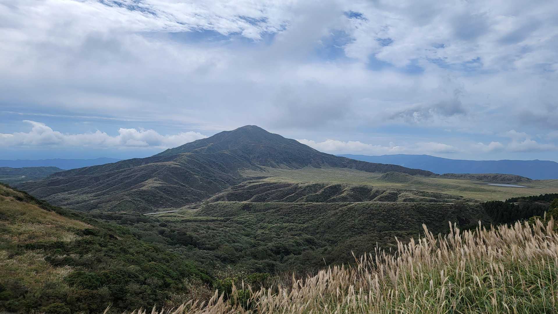 草千里駐車場東登山口 周回コースの写真