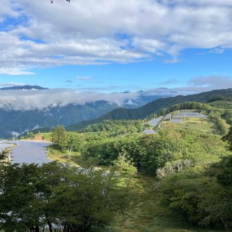突然、視野が広がる。ソーラーパネル。