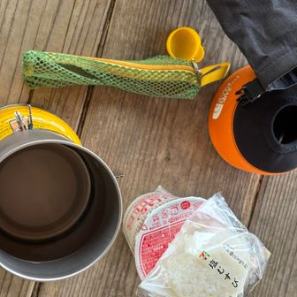 🍜🍙🥐☕️🍪って食べすぎた😂