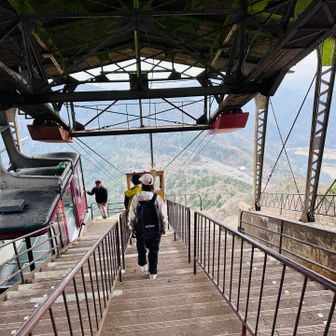 往復ロープウェイあるよ♪これを使えば1時間ちょいで登頂なのだ╰(*´︶`*)╯