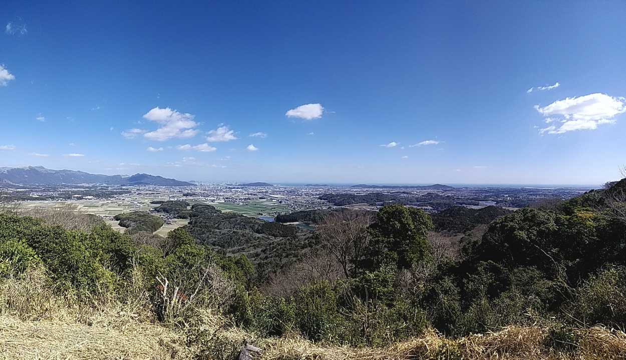 着きました、馬ケ岳、山頂よりの京築地区の展望、周防灘まで見えます。