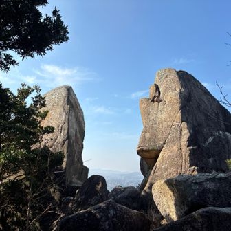 夫婦岩まで登って来ました