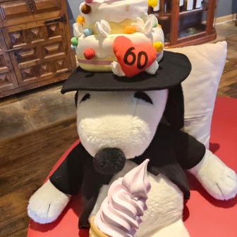 石見ワイナリー60周年みたい
やっぱりここは薄紫のワインソフト🍦🍇
爽やかで美味しかったよ〜
お子様もドライバーさんも食べて大丈夫だそう