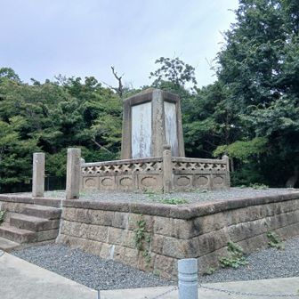 明治天皇観漁記念の碑とな？？