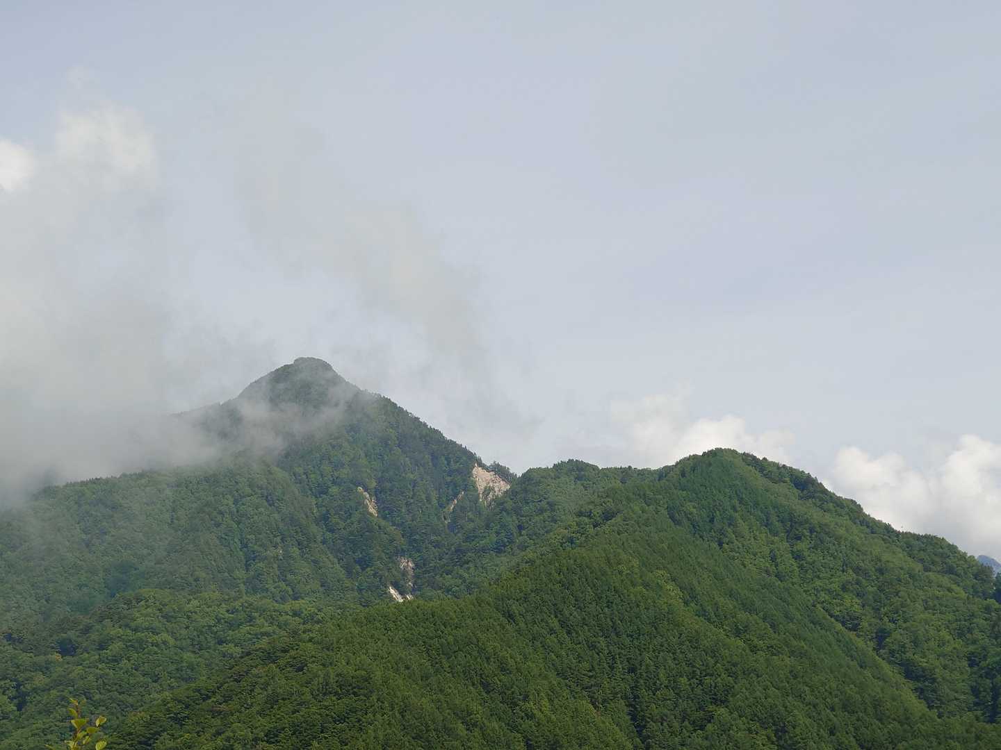 これから　あそこに登るみたいです