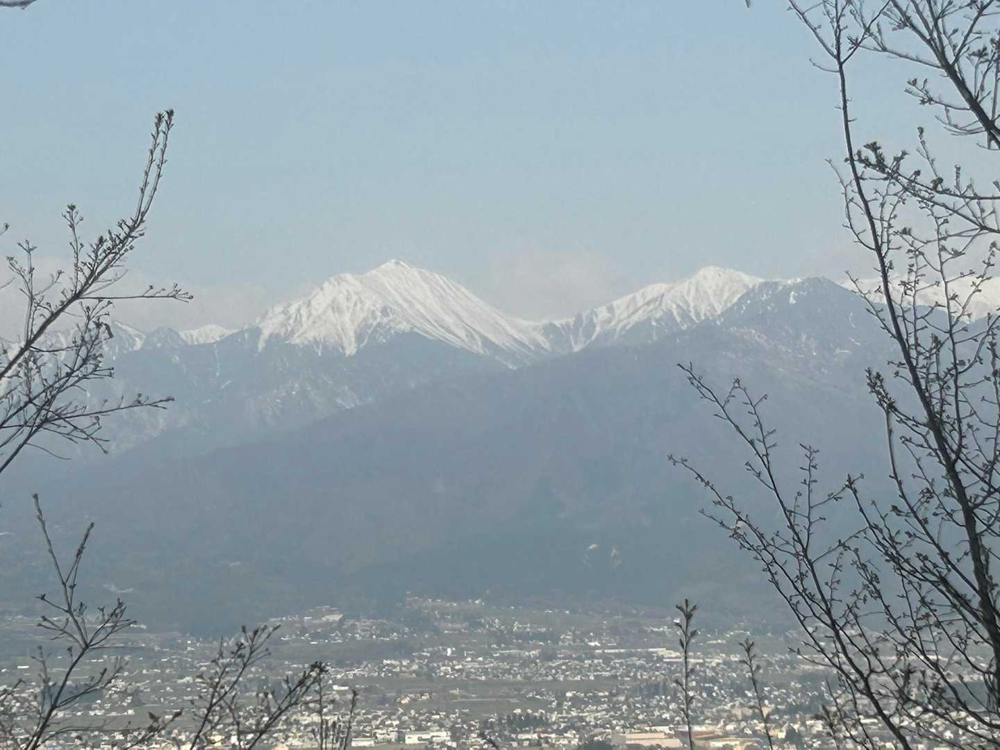 登山口から少し登っただけでこの景色😊