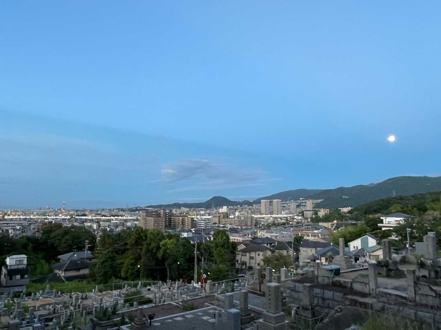 中山寺から。