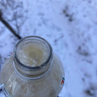 PETボトルのお茶が…🧊💦