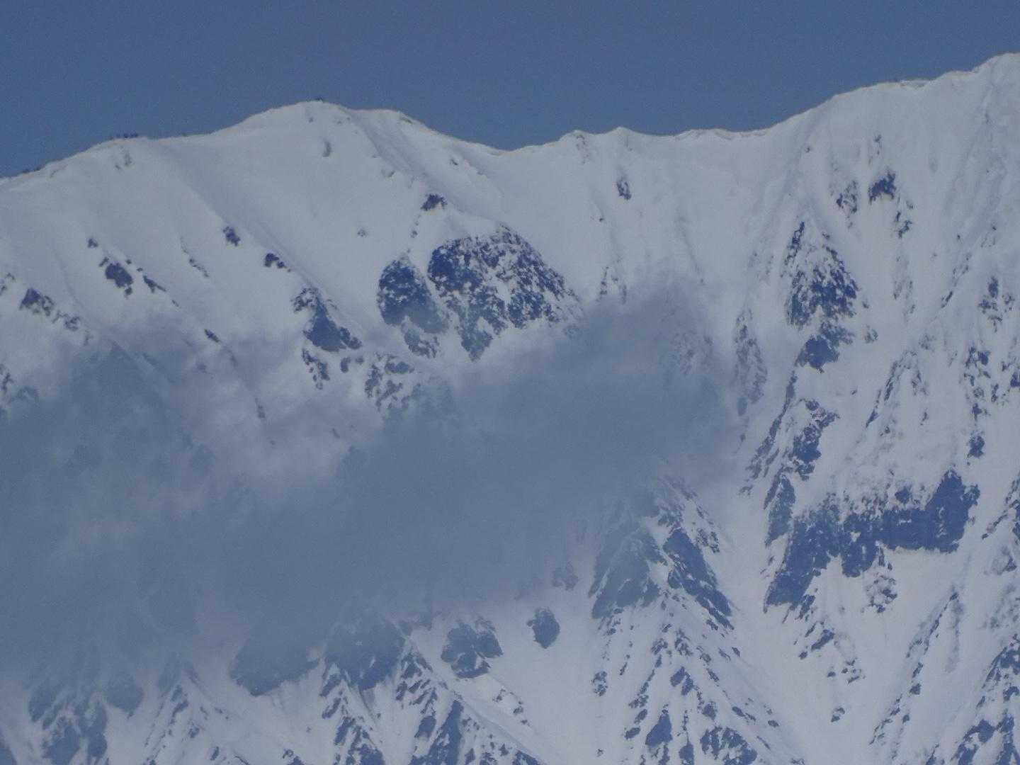 大山🏔️アーーーップ👀　
さらにアップすると人が沢山🏃‍➡️