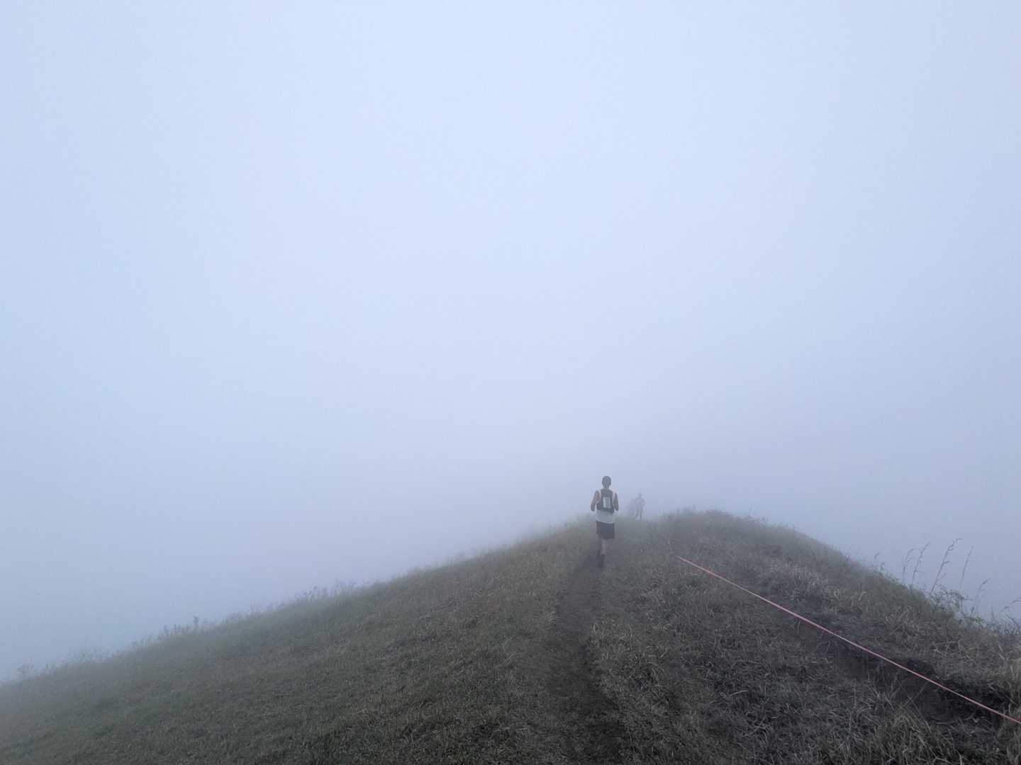 向かう先も見えません⛰️
下りはスリップ要注意でした💦
幸い1度も滑らず🏃