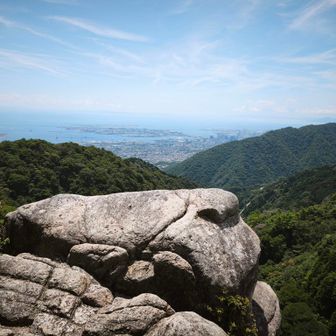 堡塁岩東陵