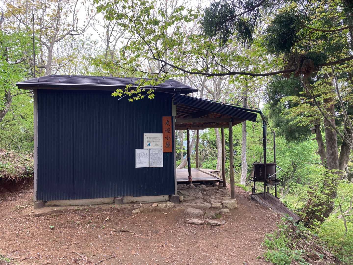 小屋も立派ですね