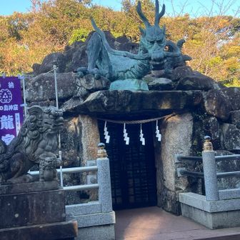 龍宮で裏側にも参拝