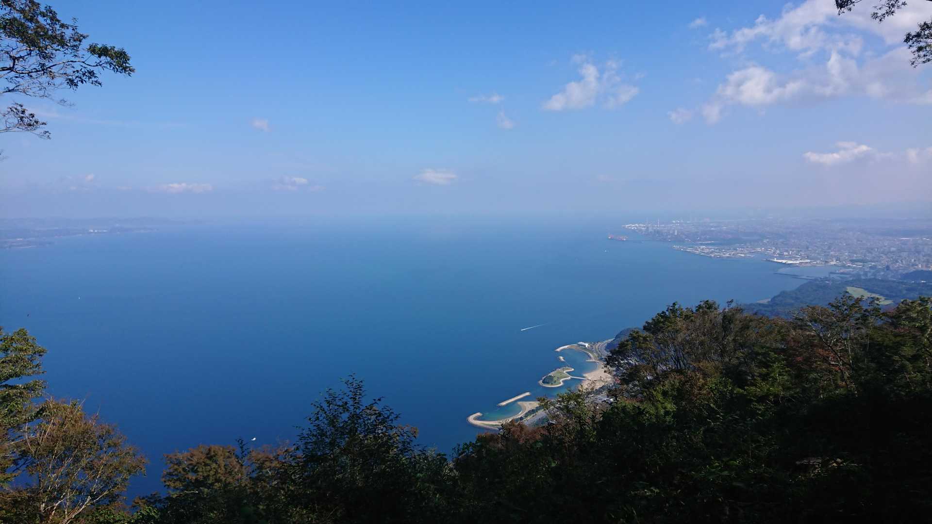 四国方面と田ノ浦ビーチ