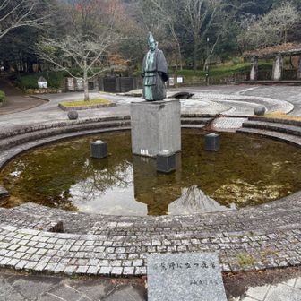 「筑紫野に立つ虎麿」

ん？
誰？
すみません🙇‍♂️
ググります。