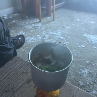 収穫したなめこで熱々うどん　