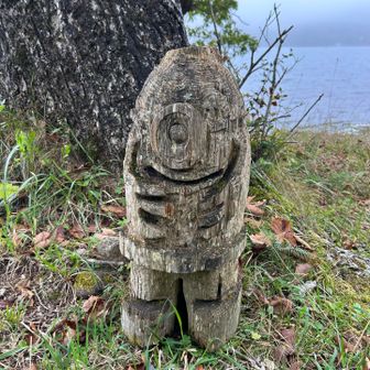 赤城大沼の神様…とか…ディズニーキャラクターの〇〇に似せている😆