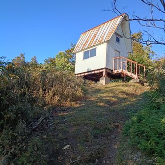 あと、ぶん廻ししながら気づいたのは避難小屋がたくさんあったことです🏠️

ぶん廻しは長丁場になるので天候不良になった時に逃げ込む場所があれば幸運だと思います☺

ちなみに今回チョイスしたルートの標準タイムは15時間です😳

1日は24時間しかないのに15時間って、ぶん廻しはどーかしとるわ😮‍💨