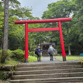 金時神社に参拝。