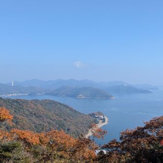 手作りベンチに座ると
瀬戸内海