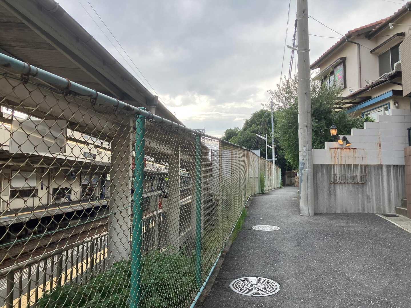 岡本駅到着。
ここも駅から登山口が長いなぁ🤔
表六甲はどこも駅から登山口が遠い😩

トレーニングのはずがいつもの飲み登山というなんとも先の思いやられる結果となりました🤣

ではまた😘
