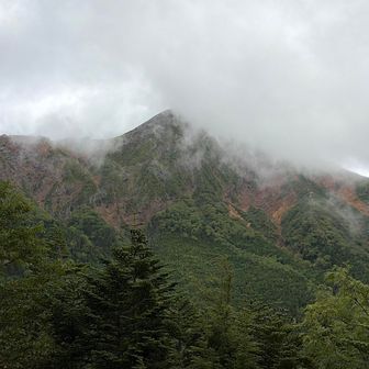 見えそうで見えないチラリズム赤岳