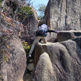 なのでピーク1に辿り着くまでは少し下って登り返します。