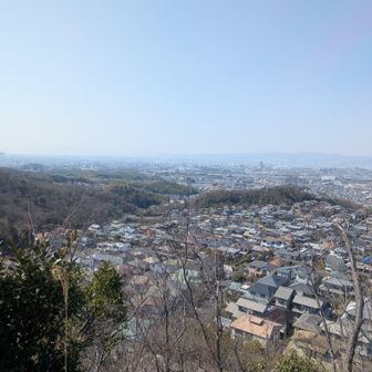 眺望の良いところも、あります。
奥でかすんでいるのは、大好きな六甲山系。