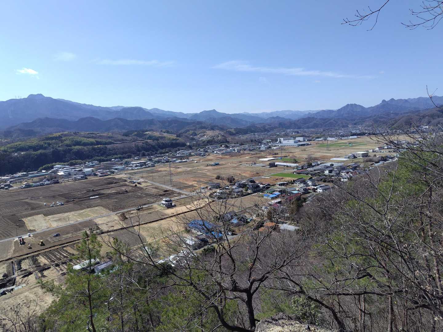 西上州の山々と富岡市街地