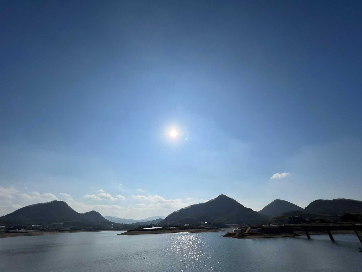 振り返って四座。左から上佐山、日妻山、実相寺山、馬山 