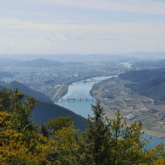 龍神山への途中の景色めちゃ良い場所✨
ここで3人パーティさんと出会いまして、この場所は和気カルデラの一部で、ここのほんの1㎡程の区画に貴重な鉱石があるとかで、お話聞かせて頂いて、一緒に探したりして笑　楽しかったです😊
