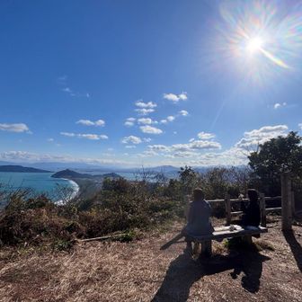 眺望抜群のベンチでおやつTime🍪
思っていたよりも寒くなく、穏やかなお天気でゆっくりできました🙂