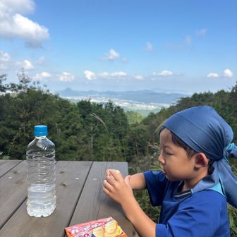 山頂でのハッピーターンは
ハッピーな味がしました😆