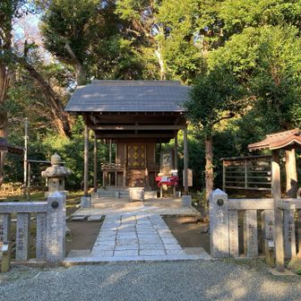 葛原岡神社本殿。この奥に展望台があるようなのですが、入れませんでした