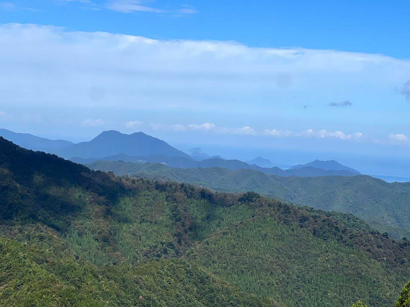 青葉山と若狭湾に浮かぶ島🏝️も見えます