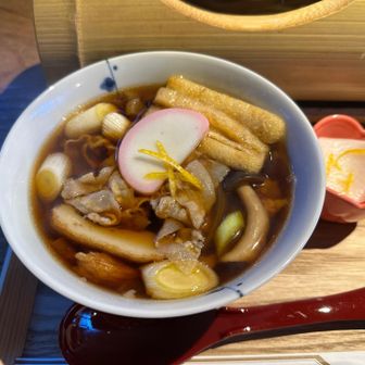 甘しょっぱいスープに柚子がいい仕事しそうです