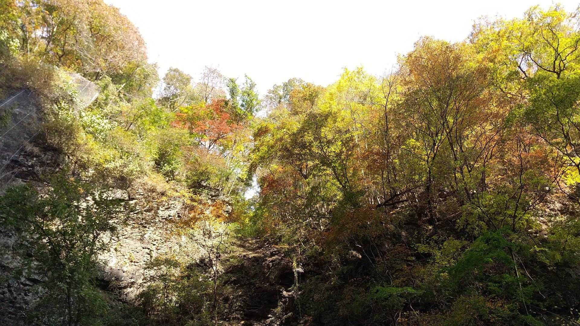 四ッ又山登山口までは20分位戻ります 途中の山々の景色 も素敵です