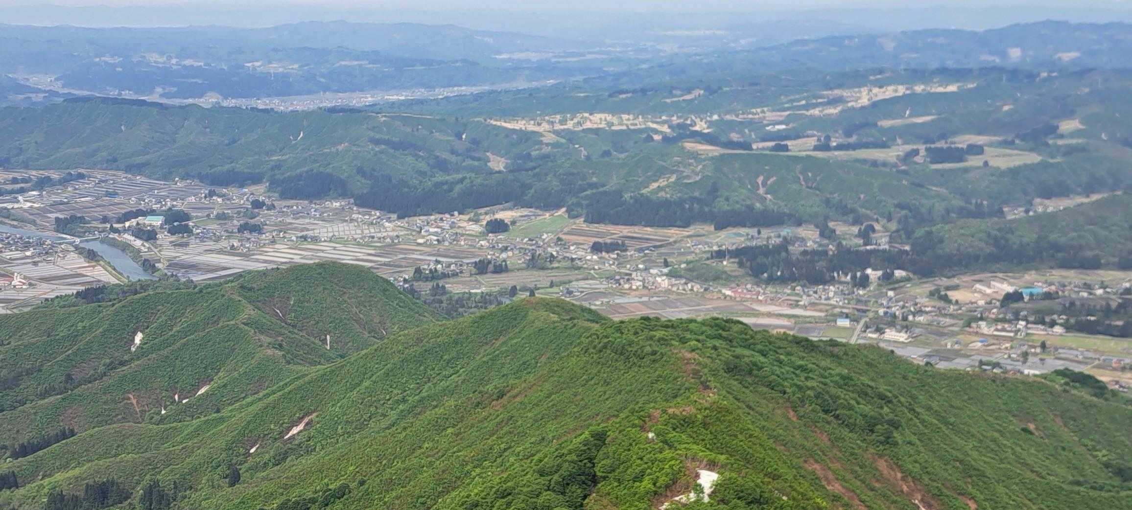 登って来た稜線