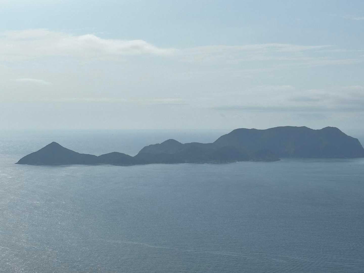 午前中いた壺井島
灯台がちょっと見えます😆