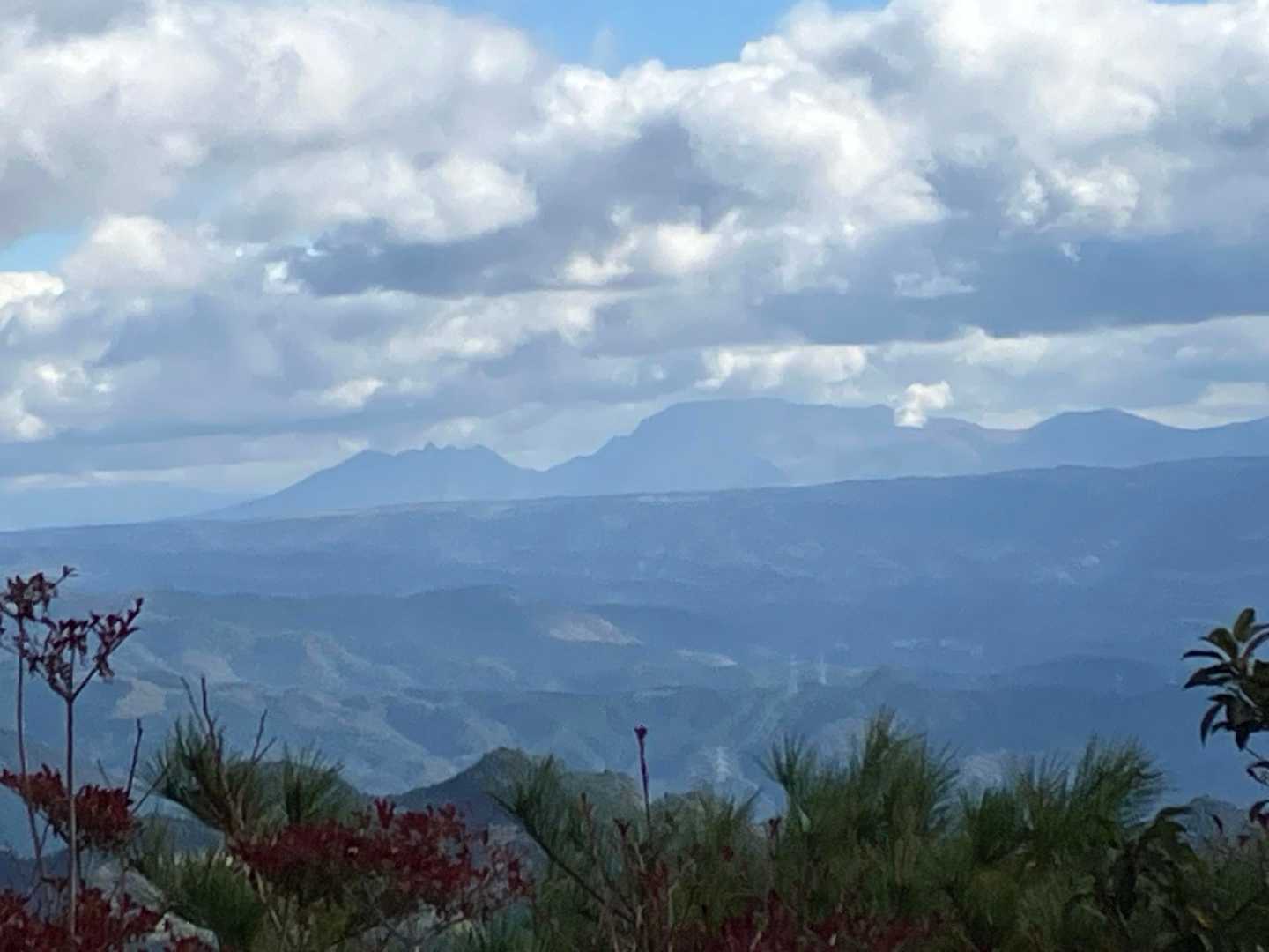 山口登山口-山口越-三国山-国見山 周回コースの写真