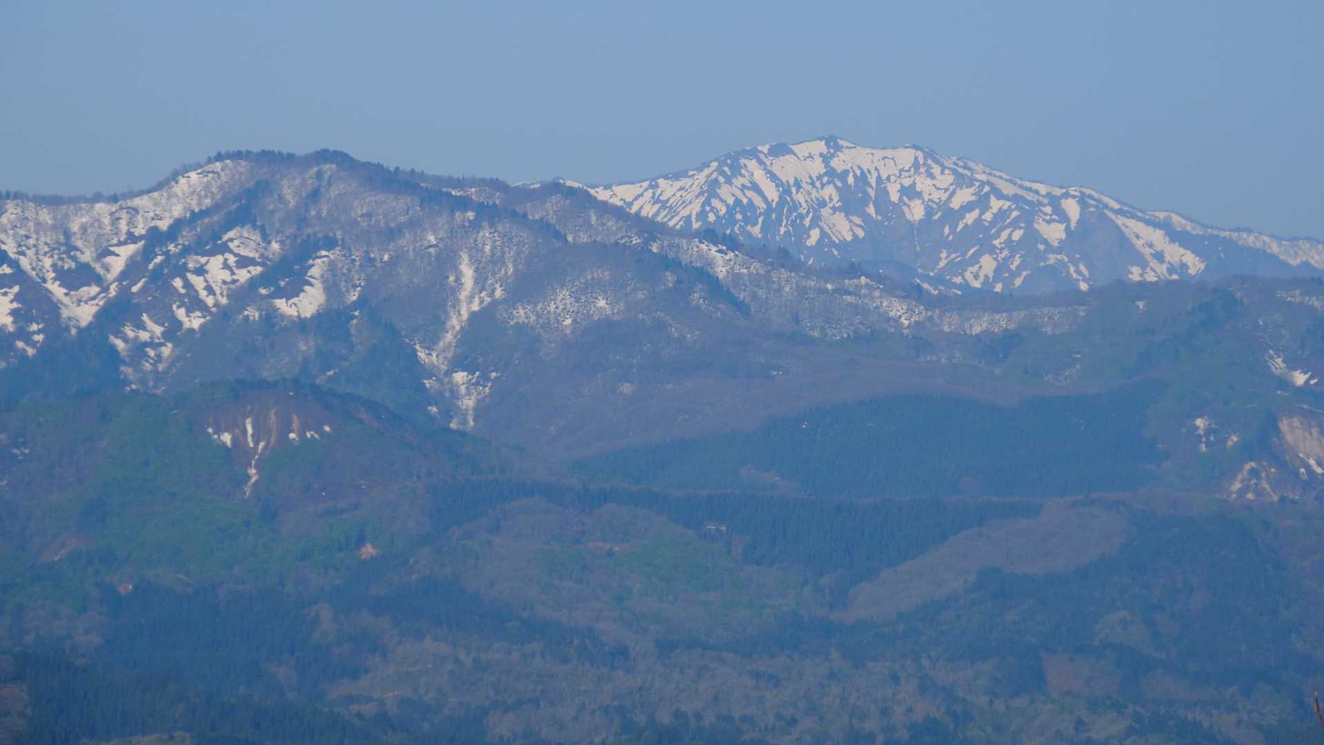 「下越の谷川岳」「会越の谷川岳」と呼ばれる200名山の御神楽岳