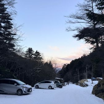 下山後は、ほぼ満車でした