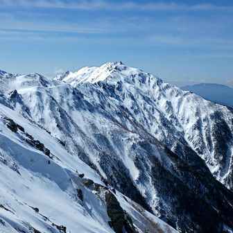 熊沢岳が三角形しててカッコよい。