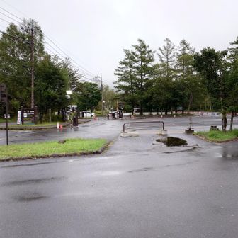 赤沼駐車場はほとんどいません