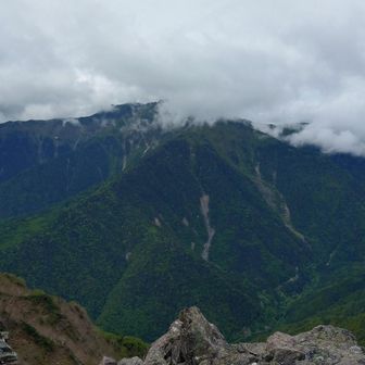 仙丈ヶ岳には雲がかかってしまいました☁